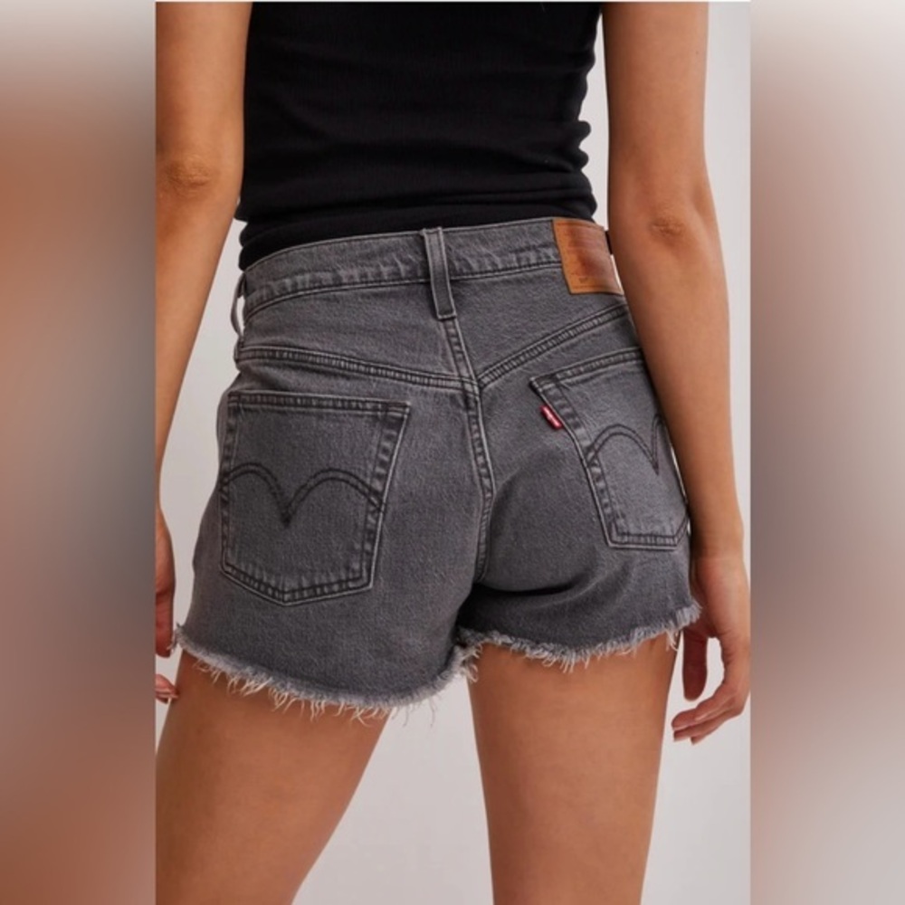 Levi Woman’s Button Fly Black 501 Shorts